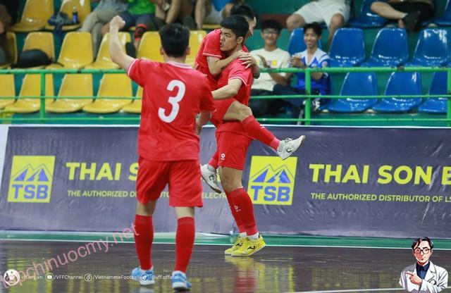 Thi đấu kiên cường, tuyển Việt Nam ăn mừng trước đội Top 7 thế giới- Ảnh 3.