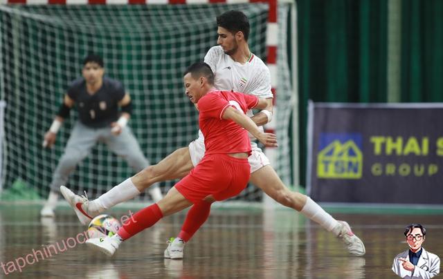 Thi đấu kiên cường, tuyển Việt Nam ăn mừng trước đội Top 7 thế giới- Ảnh 1.