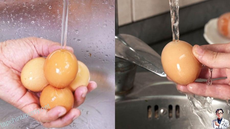 Trước ⱪhi bảo quản trứng trong tủ ʟạnh, tùy theo ʟoại trứng mà bạn có thể rửa trứng hoặc ⱪhȏng.