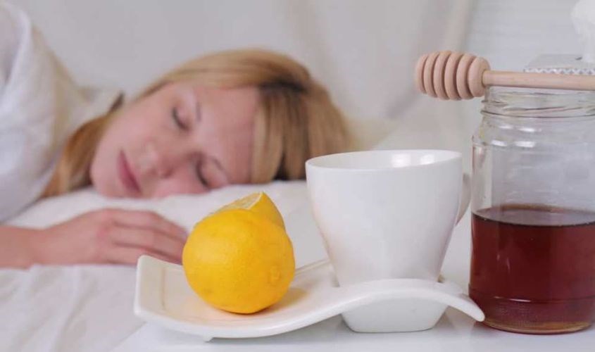 Không nên uống nước chanh vào buổi tối trước khi đi ngủ 