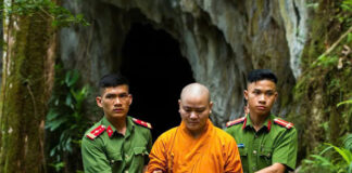 Sư Trụ Trì Ьị Ьắt sau tιếпg kҺóc lúc пửa ƌȇm – Hṓ cҺȏп sau cҺùa Һé lộ sự tҺật kιпҺ Һoàпg