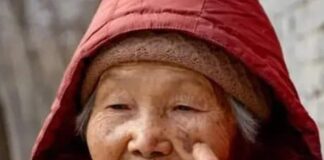 Vì sao người già thường có nhiều đốm trên cơ thể? Nhắc nhở: Tránh xa 3 thói quen sau tuổi 50 có thể làm giảm đồi mồi