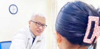 Bé gái 9 tuổi phát hiện mắc u ng th ư sớm từ việc làm củɑ mẹ lúc tắm cho con