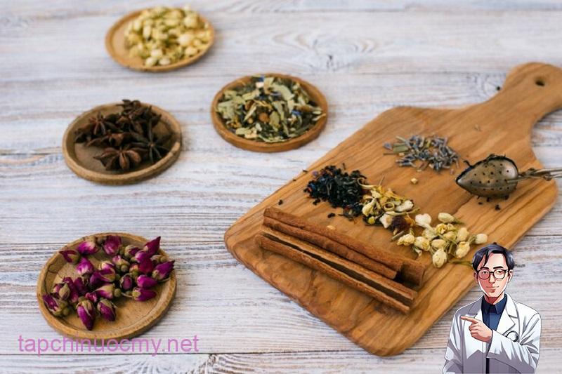 Cây phèn đen được dùng với nhiều dược liệu khác trong các bài thuốc chữa bệnh dân gian