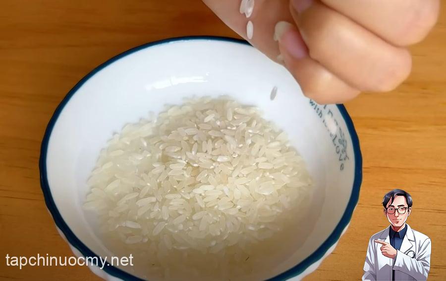 Bạn có thể dùng gạo để đuổi chuột.