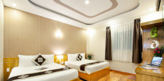 Tại sao nhà nghỉ khách sạn nào cũng có tấm vải trải ngang giường.Và đây là lý do khiến bạn phải bất ngờ?