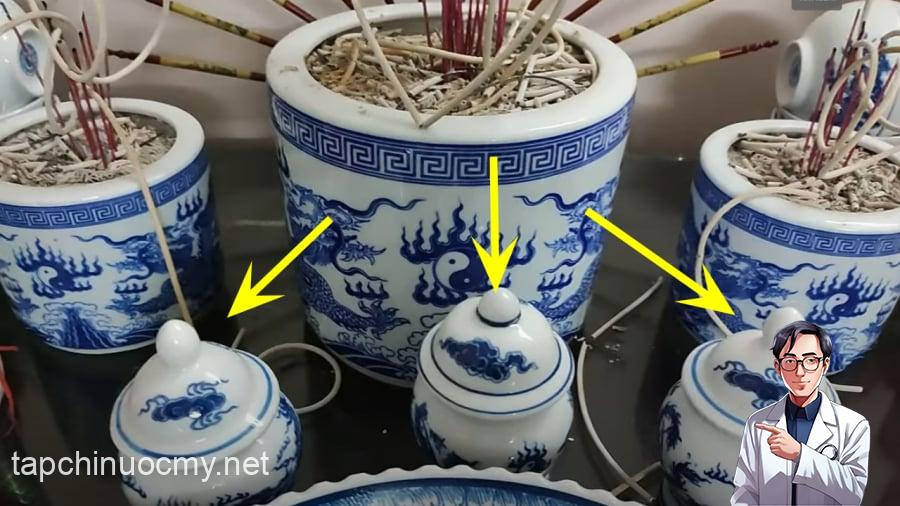 Theo quan niệm phong thủy, mỗi hũ gạo, muối, nước trên bàn thờ đều có ý nghĩa riêng.