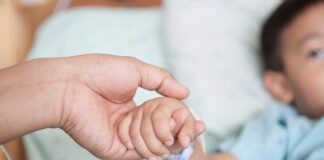 9 triệu chứng ‘điển hình’ báo hiệu trẻ nhỏ bị ung thư giai đoạn đầu: Mẹ đưa con đến viện ngay