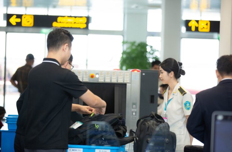 Cẩn trọng t:àn đời vì một hành động này tại sân bay