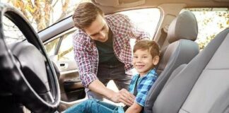 Mức ph:ạt khi cho trẻ dưới 10 tuổi ngồi hàng ghế trước ô tô