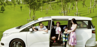 Xe 7 chỗ chở được mấy người, có tính tài xế và trẻ em hay không ?