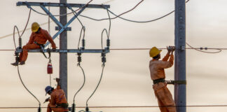 Cơ cấu lại ngành điện để người dân được chọn đơn vị cung cấp