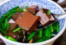 Ăn tiết lợn cự c hạ i cho 3 nhóm người này