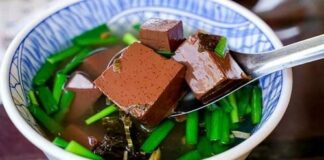 Ăn tiết lợn cự c hạ i cho 3 nhóm người này