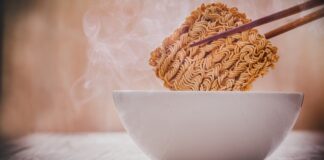 Tìm hiểu về 6 tác hại của mì tôm đối với sức khỏe người dùng