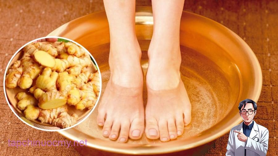 Ngâm chân với nước gừng ấm mang lại nhiều lợi ích cho sức khoẻ.