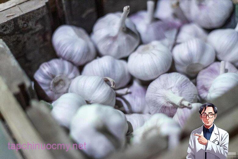 Tỏi bán ᵭầy chợ nhưng có 5 củ này ᵭừng mua, ngay cả người bán rau cũng khȏng ăn, hãy nhanh nhắc nhở gia ᵭình - 2