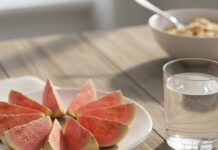 Ăn ổi khi bụng đói mỗi sáng, cơ thể sẽ thay đổi theo 5 cách bất ngờ