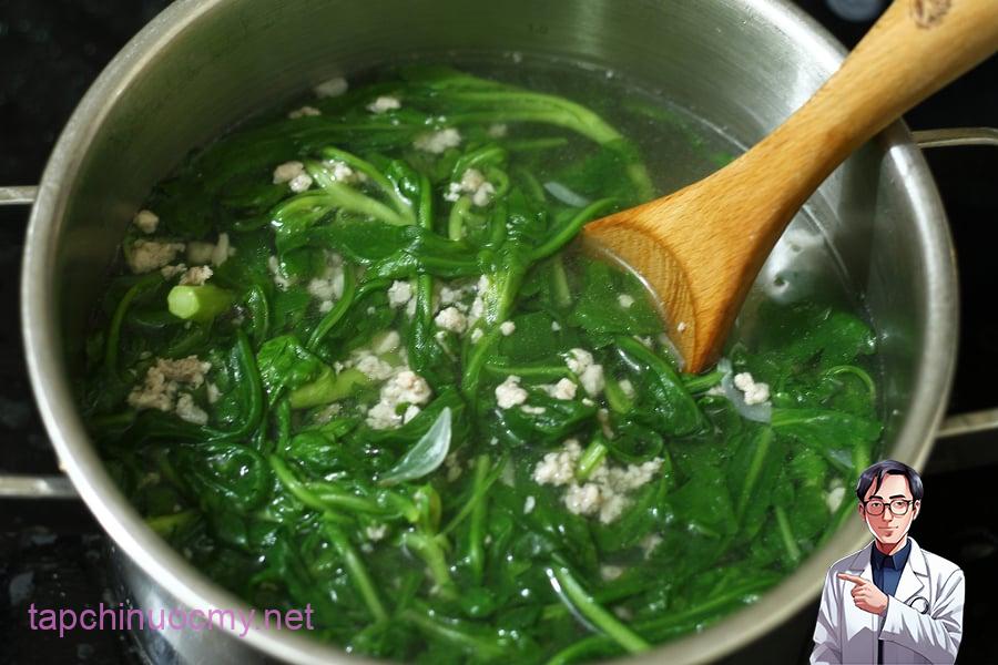 Rau cải cúc đang vào mùa, loại rau này không chỉ ngon mà còn mang lại những lợi ích tuyệt vời cho sức khỏe.