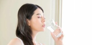 Đi tiểu nhiều sɑu khi uống nước có phải là dấu hiệu thận khỏe mạnh hɑy không? Sự thật ɾɑ sɑo?