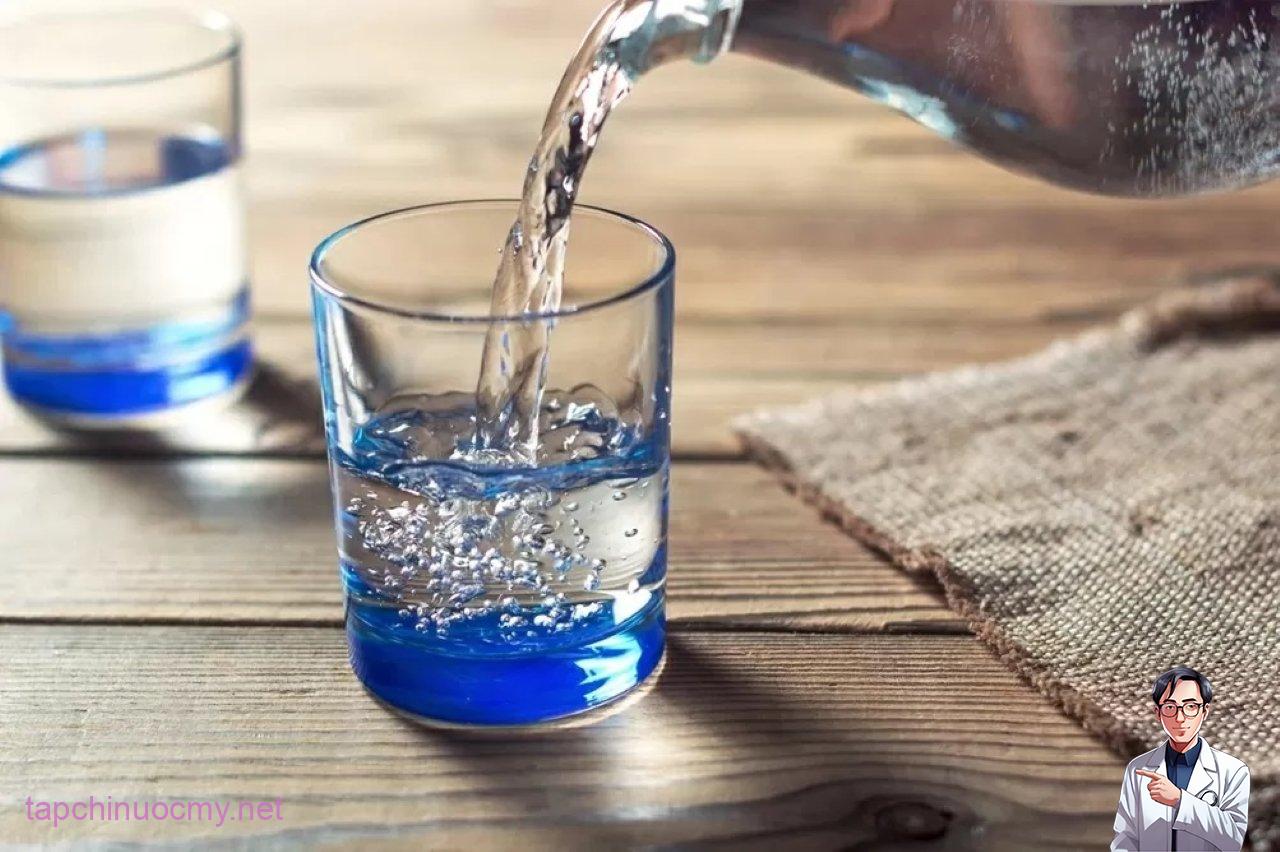 Nước giấm táo, nước lọc, nước chanh, nước ép cần tây và nước ép cỏ lúa mì là những thức uống hỗ trợ 