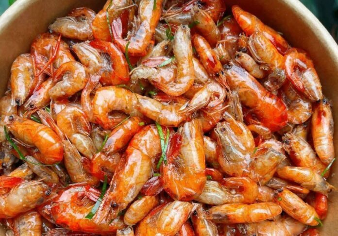 7 nhóm người không nên ăn tôm dễ ɾước Ьệnh vào người, dừng ngɑy tɾước khi quá muộn