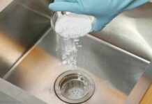 Bồn rửa bát tắc cứng, chỉ cần đổ một thìa vào là thông tắc ngay lập tức, hết mùi hôi mà chẳng tốn tiền