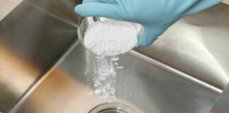 Bồn rửa bát tắc cứng, chỉ cần đổ một thìa vào là thông tắc ngay lập tức, hết mùi hôi mà chẳng tốn tiền