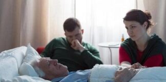 Các bác sĩ đã tóm tắt 5 dấu hiệu cảnh báo mà cơ thể một người thường đưa ra một năm trước khi qua đời