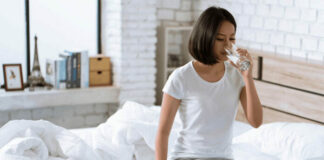 Miệng bị khô và đắng khi ngủ ban đêm thì cần đi khám ngay vì có thể bạn đang mắc 5 bệnh này