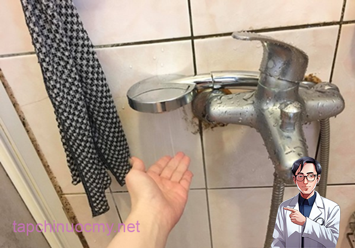 Sai lầm chết người khi tắm nước nóng mùa đông- Ảnh 1.