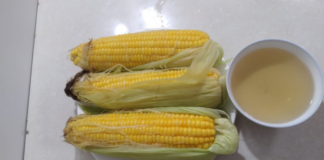 Đổ nước lã vào luộc ngô, sai bét: Cho 1 thứ này vào ngô ngọt mềm, hạt nào cũng căng bóng