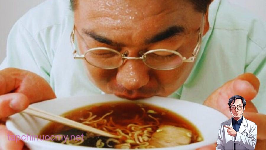 Những người tuyệt đối không nên ăn mì tôm dù thèm đến mấy