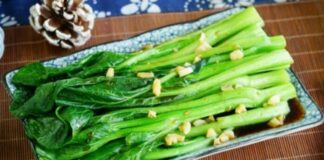 Người bán rau tiết lộ: Rau củ phun hóa chất thường có điểm này, rất nhiều người nhầm lẫn tưởng rau sạch