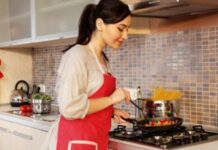 Mẹo sử dụng bếp ga để xoong nồi nhà bạn không bị đen, khó rửa