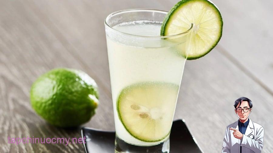 Uống nước chanh vào buổi sáng có tác dụng tốt đối với việc thúc đẩy quá trình tiêu hóa, hạn chế cảm giác thèm ăn.