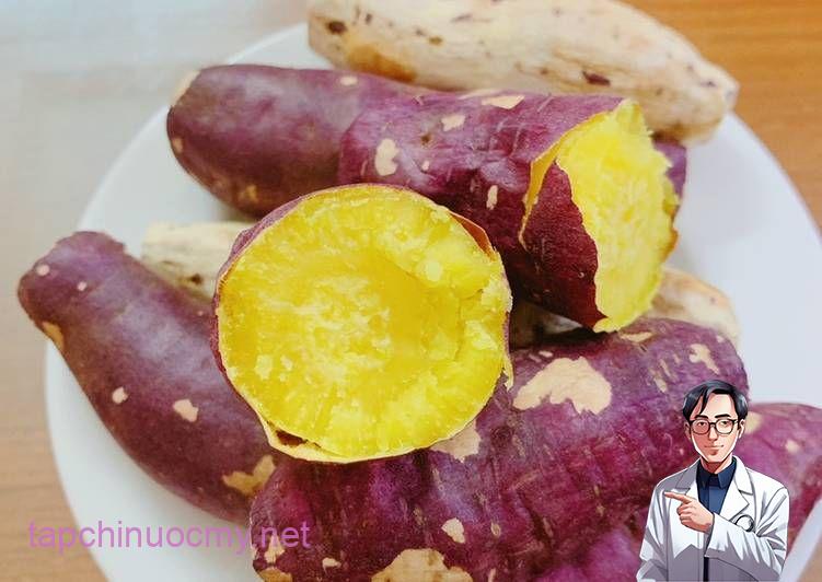 Đồ ăn bị mốc, ngay khi cắt bỏ phần mốc thì nguy cơ bị ảnh hưởng vẫn còn