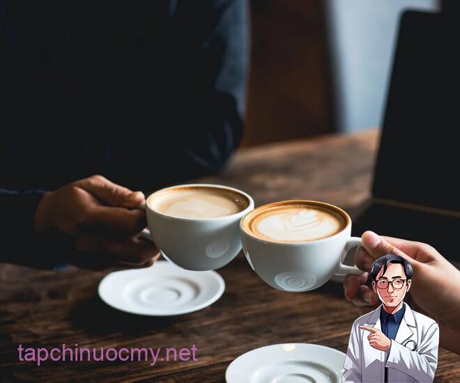 Cà phê tṓt nhưng cần chú ý khi ăn cùng với một sṓ thực phẩm. (Ảnh minh họa).