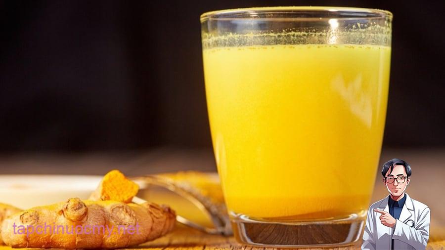 Tinh bột nghệ có nhiều công dụng tốt cho sức khỏe nhờ hàm lượng curcumin cao