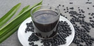 Cách ăn đậu đen xanh lòng trị rụng tóc hiệu quả: Tóc con mọc tua tủa, không sợi nào bạc