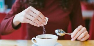 Uống cà phê cho thêm 1 thứ: Không lo răng xỉn màu, hôi miệng