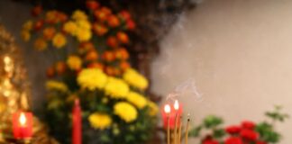 Vì sao người xưa dặn không được thắp hương buổi tối? Không chỉ là chuyện tâm linh hay mê tín mà rất thực tế