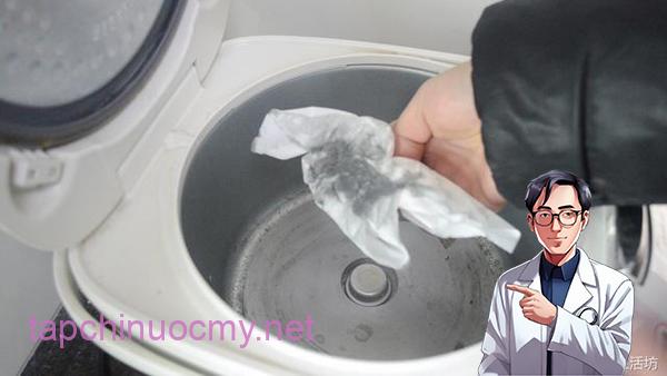 Tiḗt kiệm hàng triệu tiḕn ᵭiện mỗi năm nhờ biḗt cách làm sạch vị trí này của nṑi cơm ᵭiện - 5