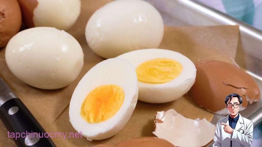 Ăn trứng vào buổi sáng tạo cảm giác no lâu, ổn định năng lượng.
