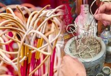 Tỉa chân nhang trước hay cúng ông Công, ông Táo trước? Tưởng đơn giản mà không biết là mất lộc