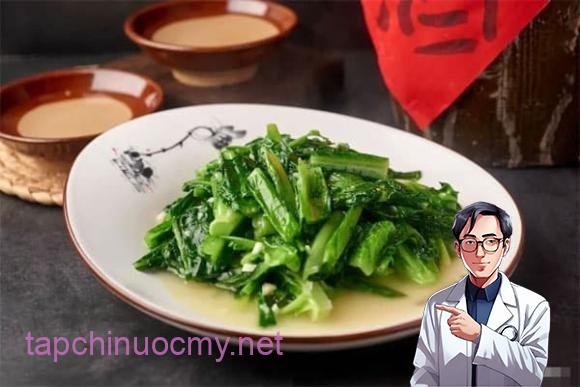 Các chuyên gia dinh dưỡng khuyến nghị mỗi người nên ăn tối thiểu 300g rau/ngày, lý tưởng là khoảng 500g, trong đó rau xanh đậm nên chiếm một nửa. 