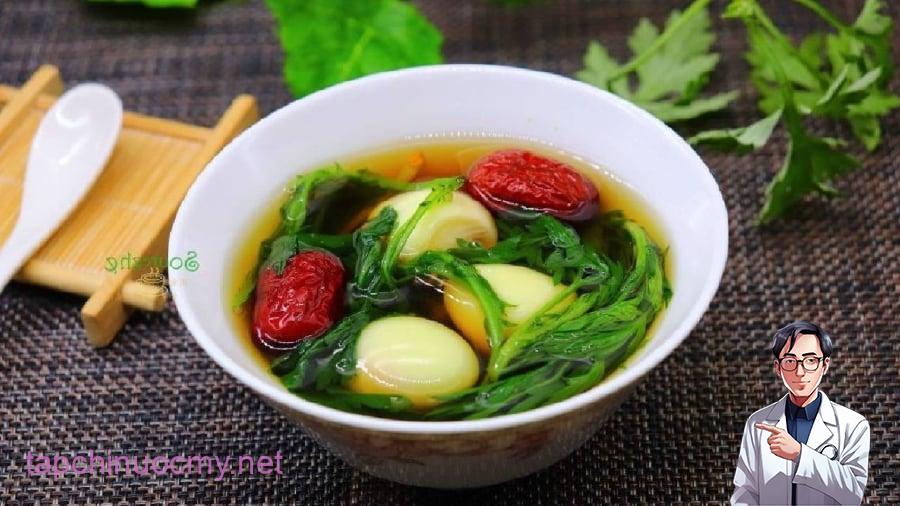 Trứng luộc ngải cứu mang lại nhiều lợi ích cho sức khỏe của phụ nữ.