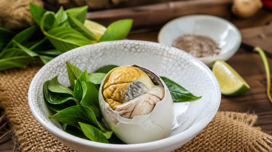 Trứng ʟộn giàu dinh dưỡng nhưng nên hạn chḗ ăn