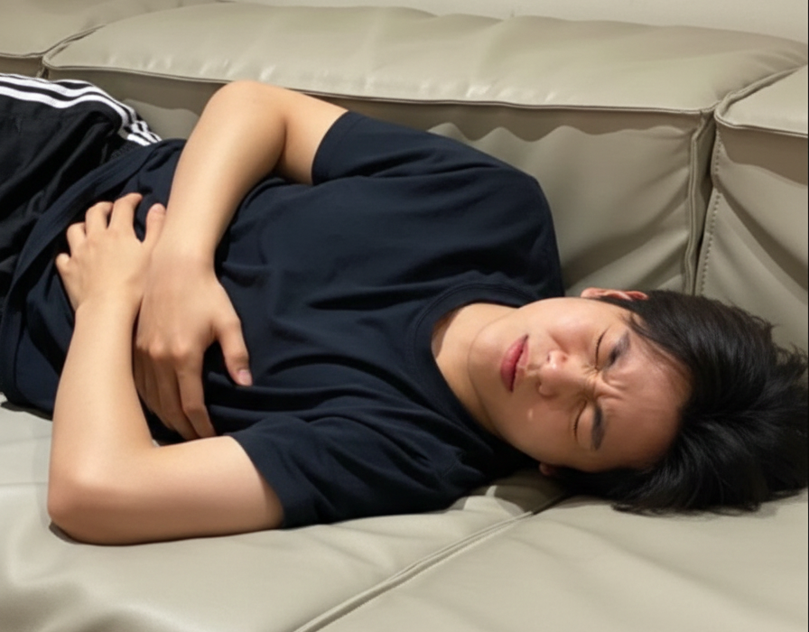 Ngày càng có nhiều người tử vong vì ung thư dạ dày, bác sĩ cảnh báo: Thấy thứ 4 này ở vùng bụng phải đi khám ngay! - Ảnh 1.