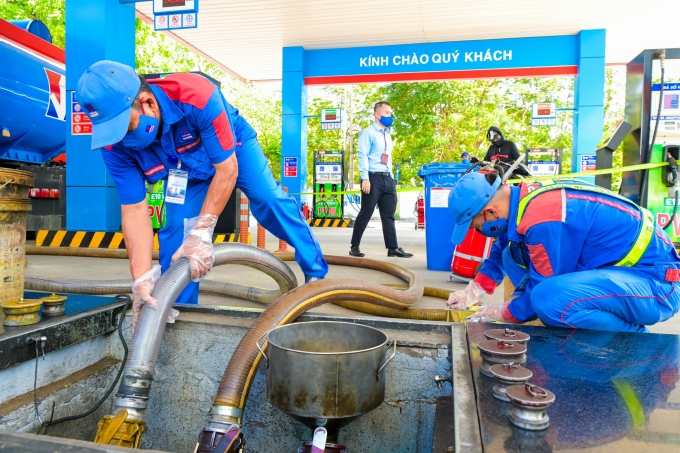 Chuyên gia nói gì về lời đồn “xăng E10 làm hỏng động cơ”?